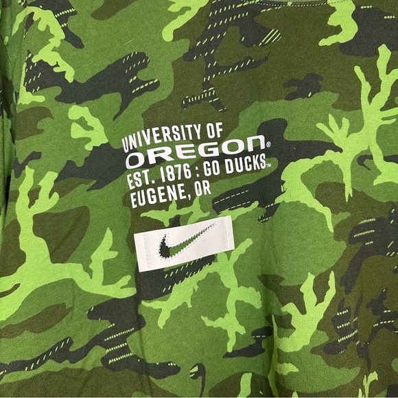 Nike Oregon Ducks Camo Mens 2XL Military Appreciation Cotton Shirt Long Sleeve - Picture 2 of 6
